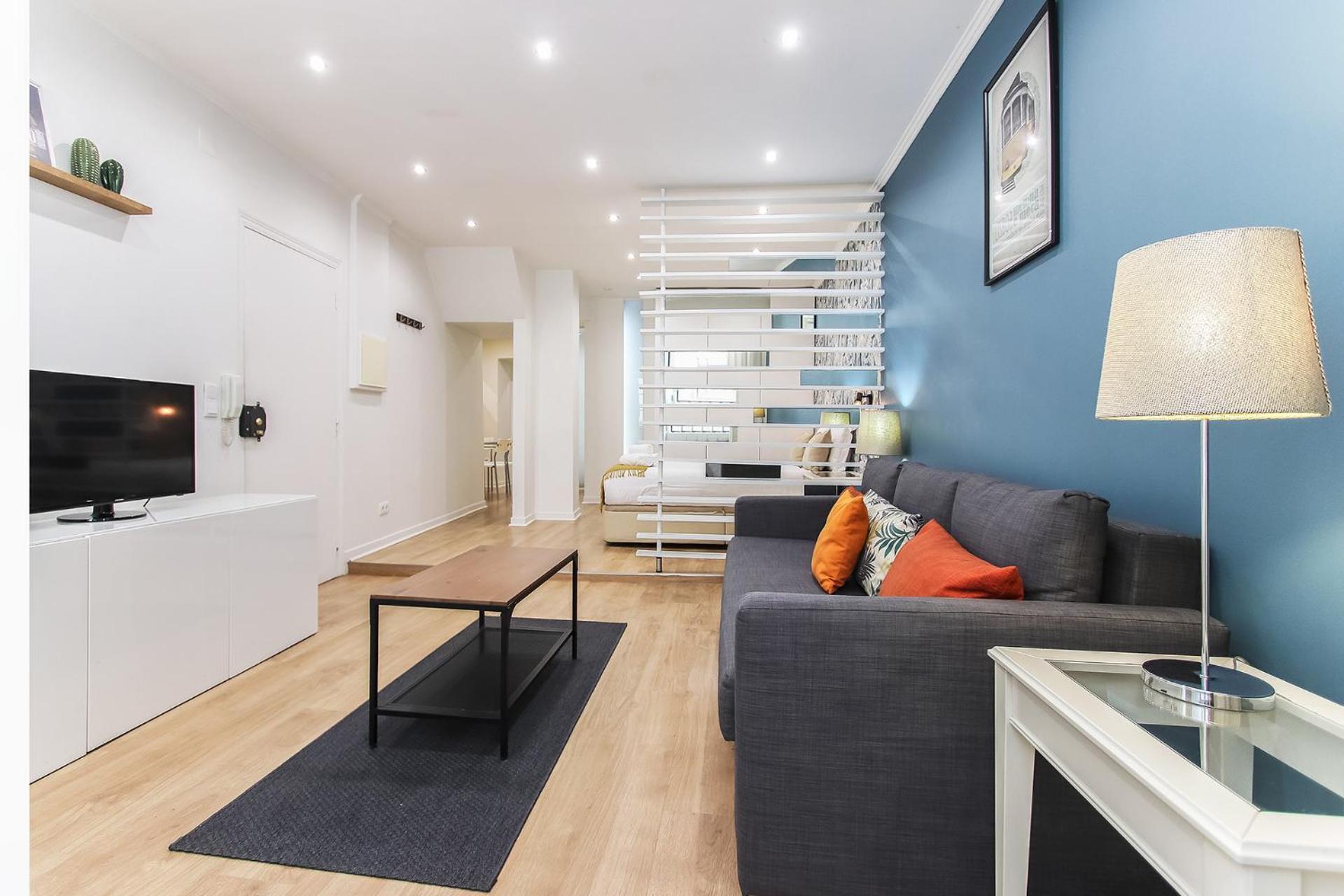 Apartment Downtown Charming Ii By Homing *